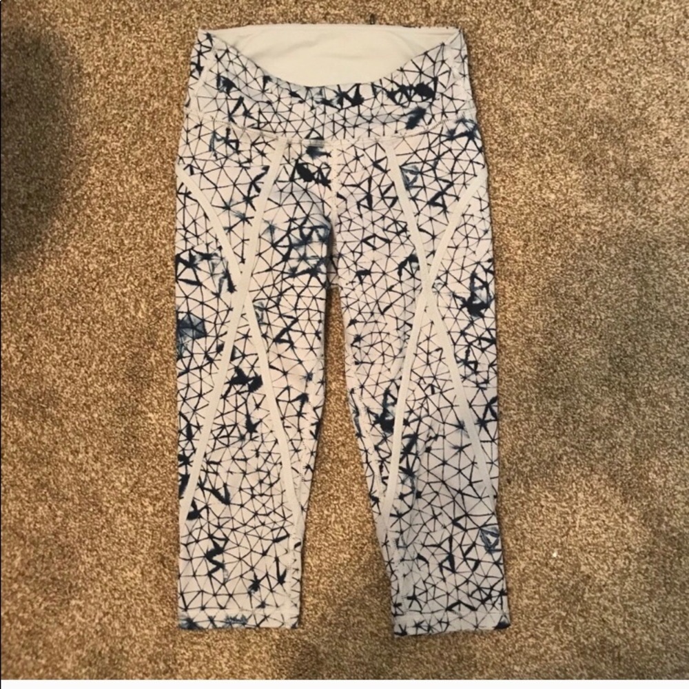 Lululemon crops 🍋